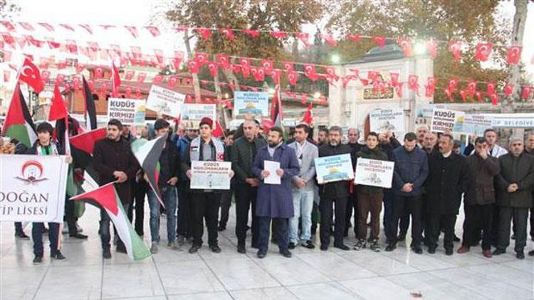 Eyüp Sultan Camii önünde Kudüs protestosu