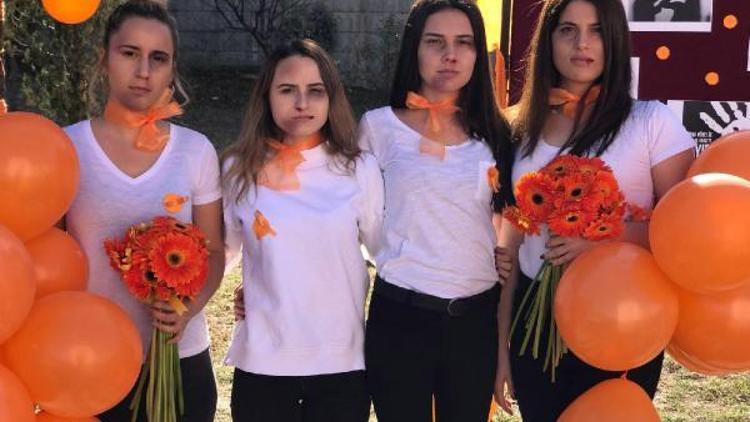 PAÜlü öğrenciler kadına şiddeti turuncu renkle anlattı