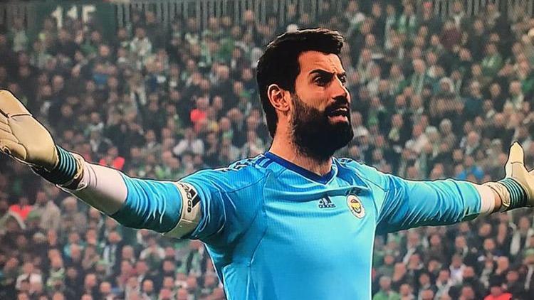 Volkan Demirel Bursaspor taraftarıyla atıştı