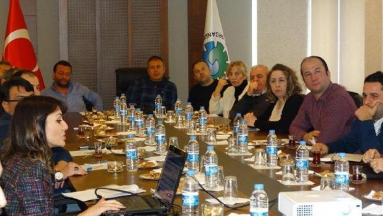 Trabzon’da sanayicilere dış ticaret semineri verildi