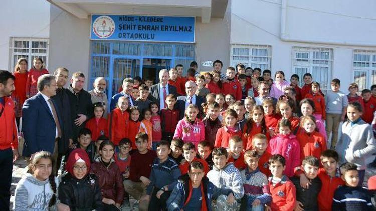 Niğde Valisi Şimşekten köy okullarına çat kapı denetim