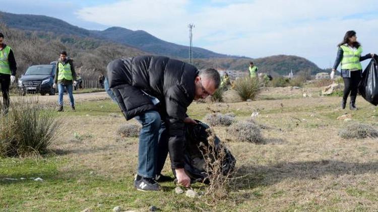 Karacabey longoz ormanında çevre temizliği