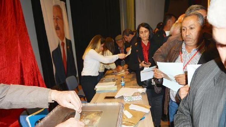 Turgutluda CHP’nin yeni başkanı Yakup Çilel oldu