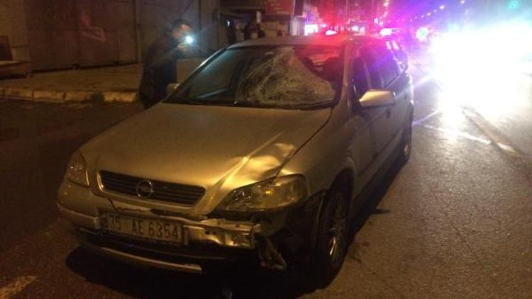 İzmirde otomobilin çarptığı kadın öldü
