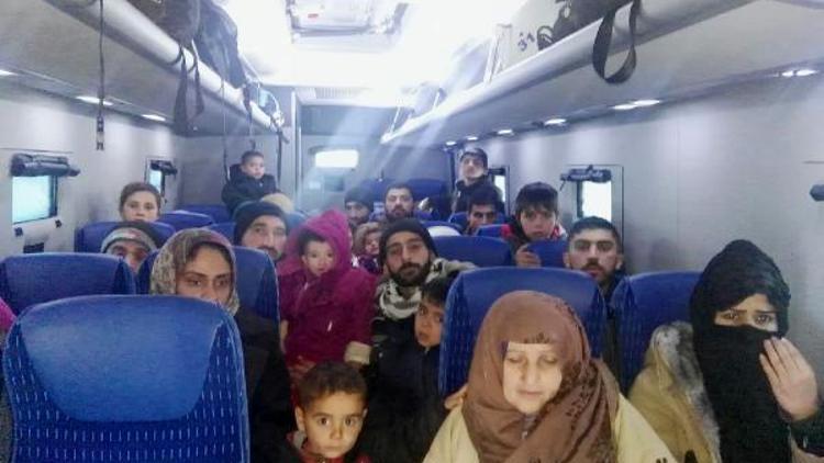 Hatayda 54 Suriyeli ile 6 insan kaçakçısı yakalandı