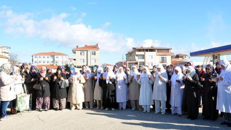 Malkarada umreye gidenler dualarla uğurlandı