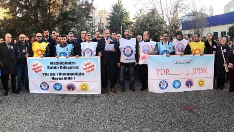 Yalova’da rehber öğretmenler ve sendikalardan yönetmelik tepkisi