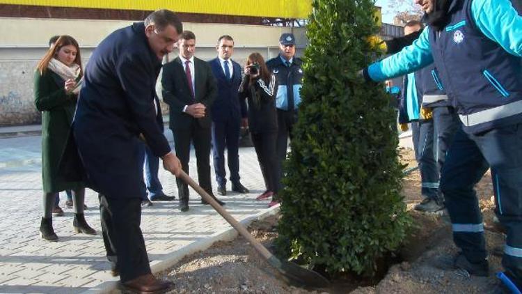 Başkan Gürkan, çevre düzenlemesini inceledi