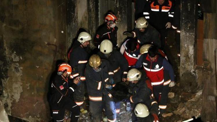 Beyoğlunda, çöken tavanın altında kalan kişi öldü(GENİŞ)