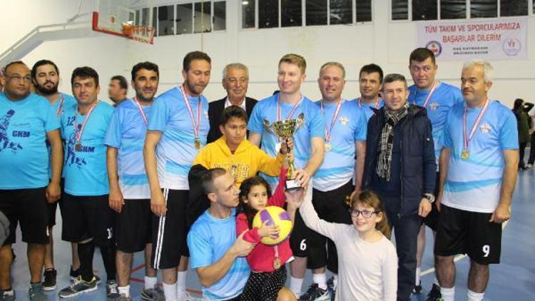 Voleybolun şampiyonu Kaş Belediyespor