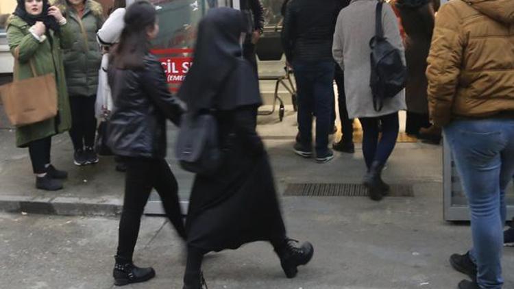 190 öğrenci hastaneye kaldırıldı Doktorlar acil koduyla geri çağırıldı