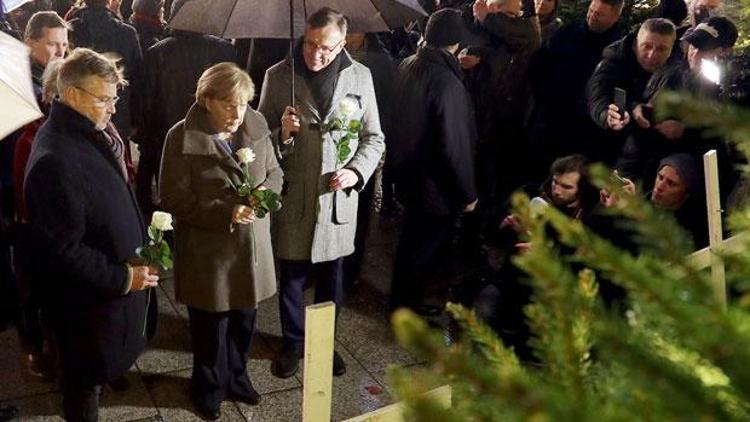 Merkel’den katliam yerine ani ziyaret