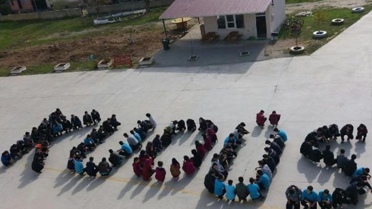 Öğrencilerden okul bahçesinde Kudüs tepkisi