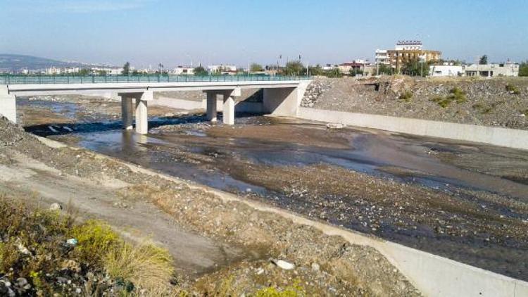 35 yıldır özlemle beklenen köprü hizmet vermeye başladı