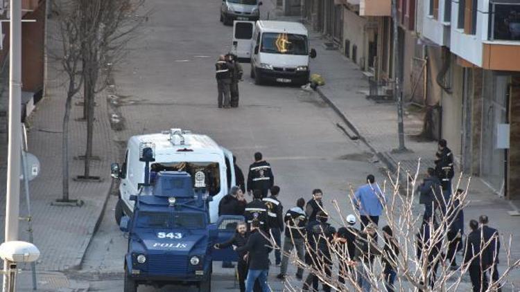 Fotoğraflar // İstanbulda şüpheli araç alarmı