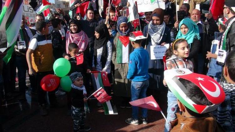 Kilisteki Filistinlilerden ABD ve İsrail protestosu