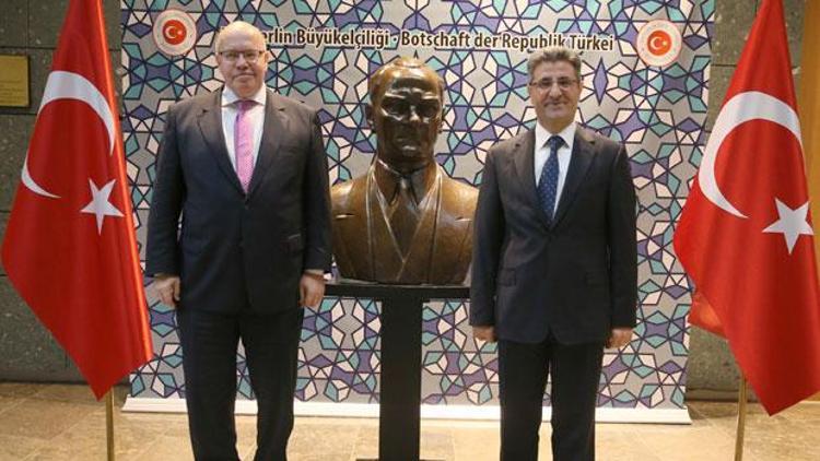 Türk Büyükelçiliği’ne sürpriz ziyaret