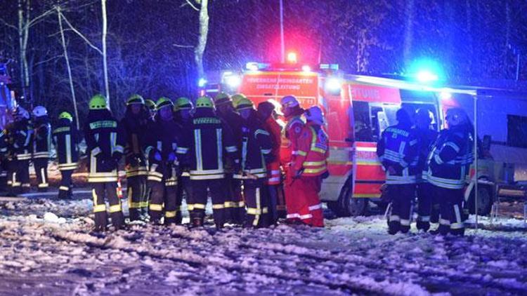 Almanya’da küçük uçak düştü, 3 ölü