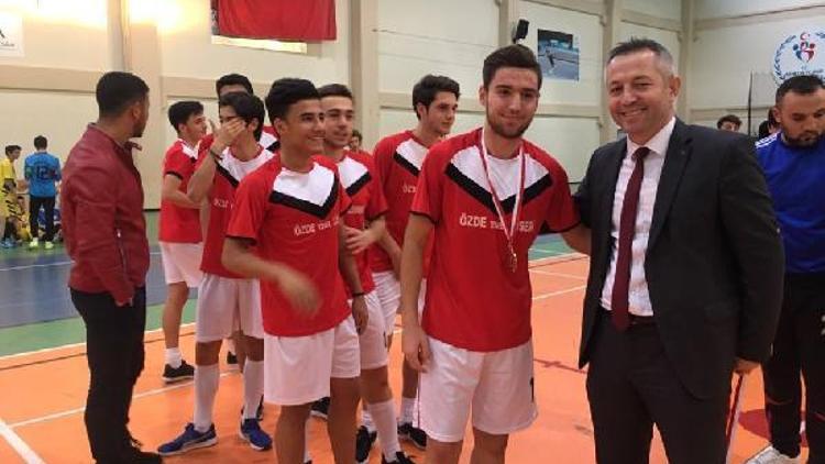 Futsal genç erkekler müsabakaları tamamlandı