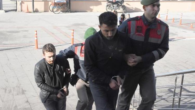 Yunanistana kaçmak isteyen 9 PKK ve DHKP-C üyesi yakalandı (2)