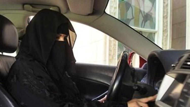 Suudi Arabistanda kadınlar kamyon ve motosiklet de kullanabilecek