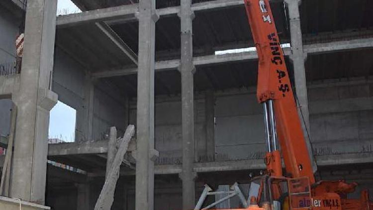 İzmirde inşaatta çökme: 1 ölü, 1 yaralı - ek fotoğraflar