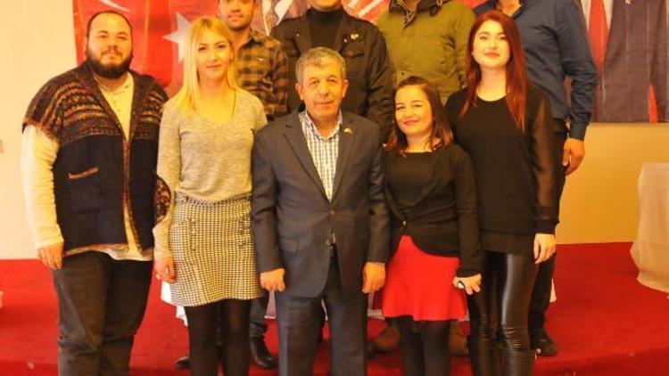 CHP Güzelbahçede gençlerin başkanı Devrim Seyrek