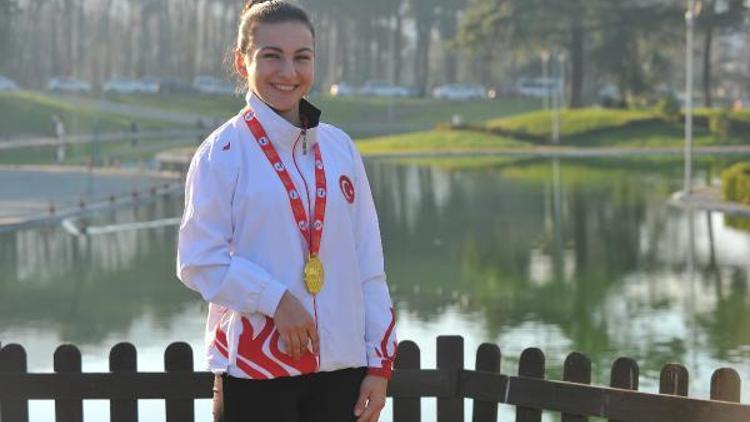 (özel) 5 kez dünya ve Avrupa şampiyonu olan paralimpik sporcu Büşra Gör: Rakiplerimin canlarını yaktığımda üzülüyorum