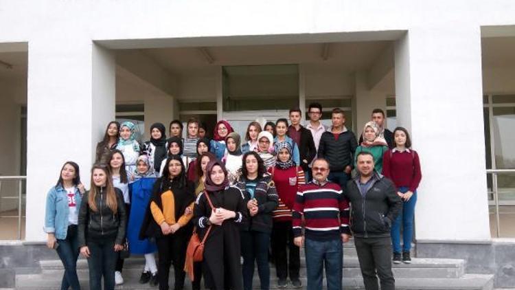 Gemerek Anadolu Lisesi öğrencileri, ERÜyü ziyaret etti