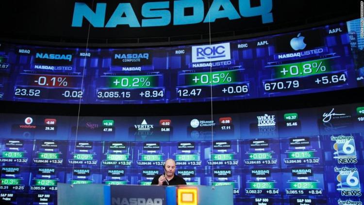 Nasdaq 46 yıl sonra rekor kırdı, ilk kez 7 bin puanı aştı