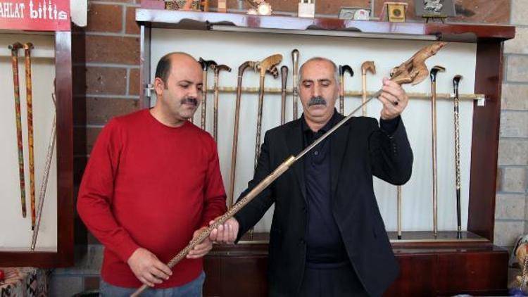 Ahlatlı ustadan MHP lideri Bahçeli için özel tasarlanmış baston