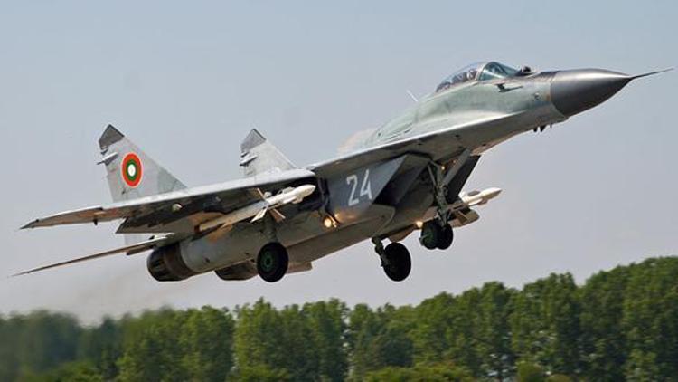Polonyada Rus yapımı savaş uçağı düştü