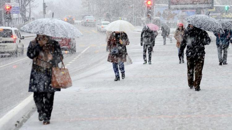 Hava durumu raporuna göre kar ne zaman yağacak Meteoroloji uzmanı kar için gün verdi