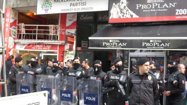 Kadıköy HDP ilçe binasına polis baskını