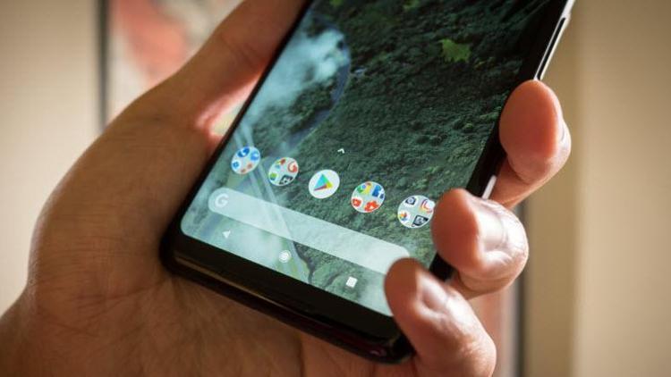 Google Pixel 2 XL problem üstüne problem çıkarıyor