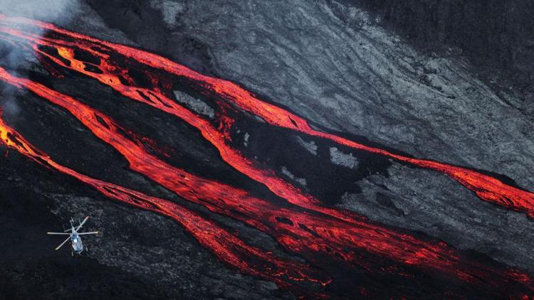 ABD’de yeryüzüne doğru hızla ilerleyen dev magma kabarcığı tespit edildi