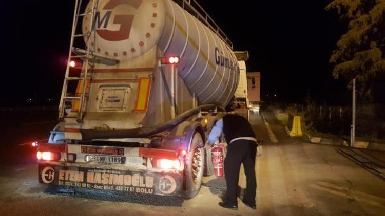 Polisin dikkati kimyasal yüklü tankerin yanmasını önledi