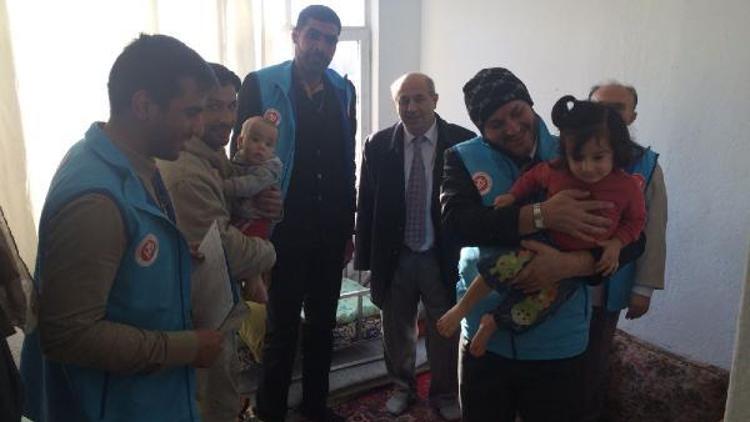 Niğde’de 26 Suriyeli aileye soba yardımı