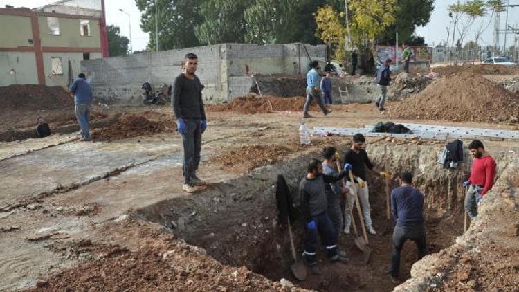 Sondaj kazısında, yakın döneme ait yapı taşları ve mezarlar bulundu