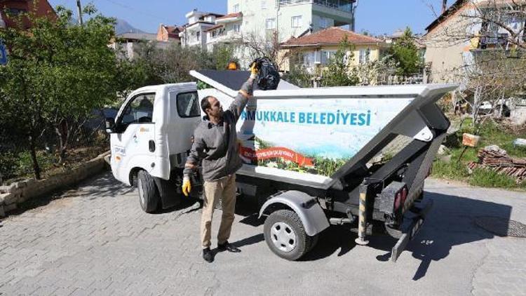 Çöpler, çöp taksiyle toplanıyor