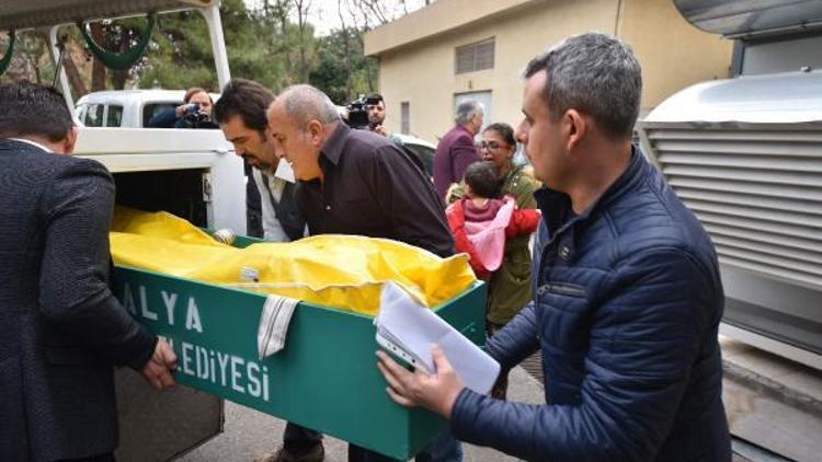 Antalyada işten çıkarılan garson 3 kişiyi öldürüp, intihar etti (4)