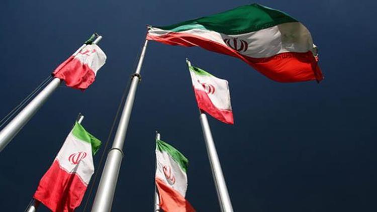 İranda ahlâk polisi parti yapan 230 kişiyi gözaltına aldı