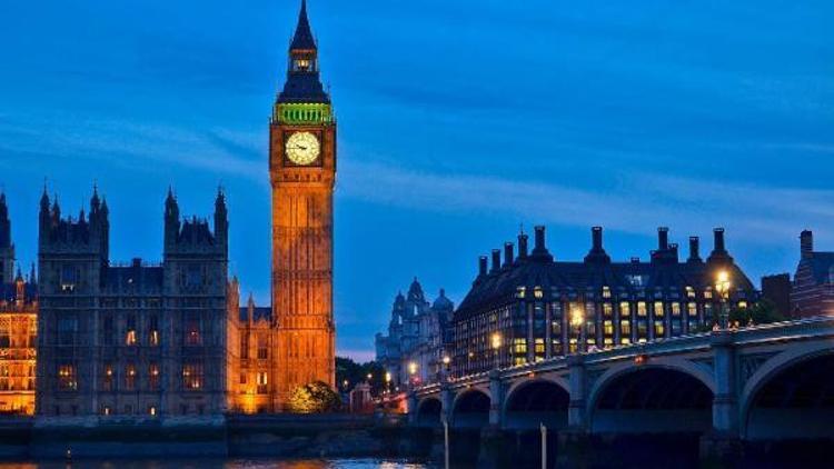 Big Ben’in çanları Noel için tekrar çaldı