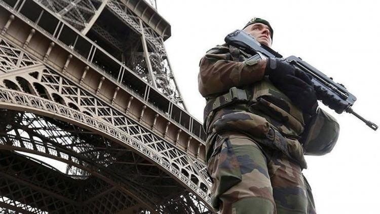 Fransa alarmda 100 bin güvenlik görevlisi şehirlere indi