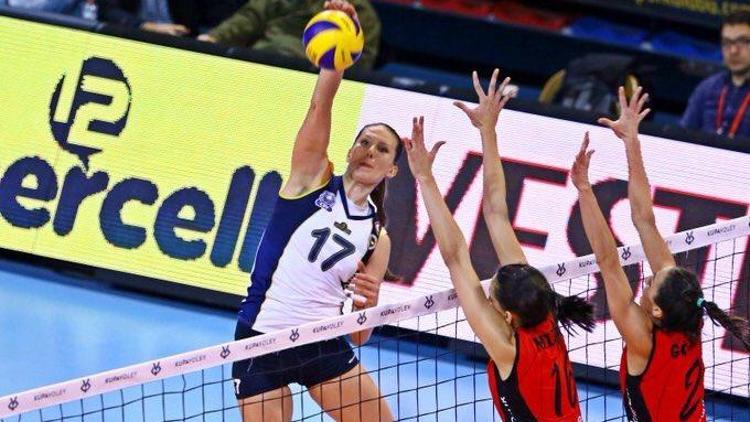 Vakıfbank, Feneri devirdi Eczacıya rakip oldu