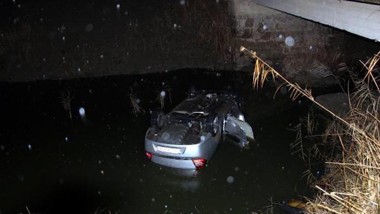 Otomobil, su kanalına uçtu: 1 ölü, 5 yaralı