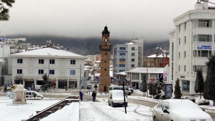 Yozgatta yollar buz pistine döndü, çok sayıda kaza oldu