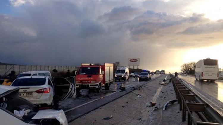 Bursada zincirleme kaza: 2 ölü, 8 yaralı