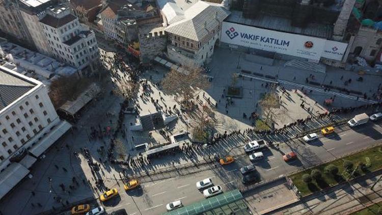 Milli Piyango kuyruğu havadan böyle fotoğraflandı (1)