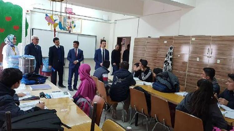 Çamardı Kaymakamı Şan, okulları ziyaret etti